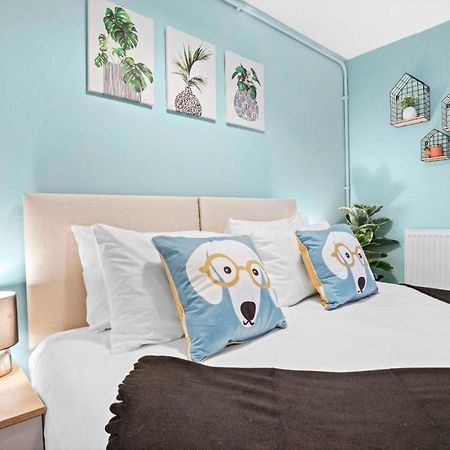 Queens Apartment - By My Getaways - Free Parking For One Car ブライトン エクステリア 写真